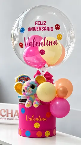 Box Valentina: caixa rosa escrito Valentina com pelúcia, Nutella, pirulito e bubble escrito Feliz aniversário Valentina